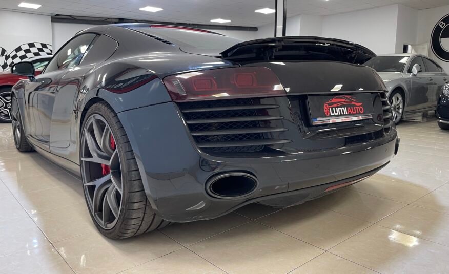 AUDI R8 4,2 V8