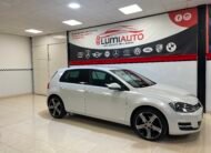 VOLKSWAGEN Golf Advance