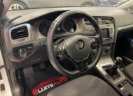 VOLKSWAGEN Golf Advance