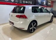 VOLKSWAGEN Golf Advance