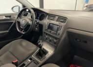 VOLKSWAGEN Golf Advance