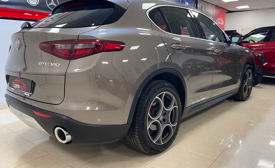 ALFA ROMEO STELVIO 2.2 Q4