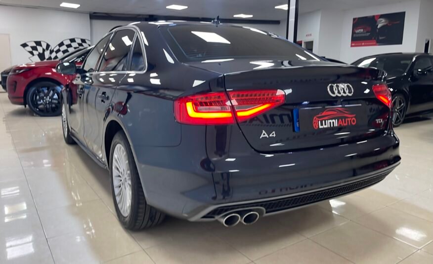 AUDI A4 2.0 Tdi S-Line
