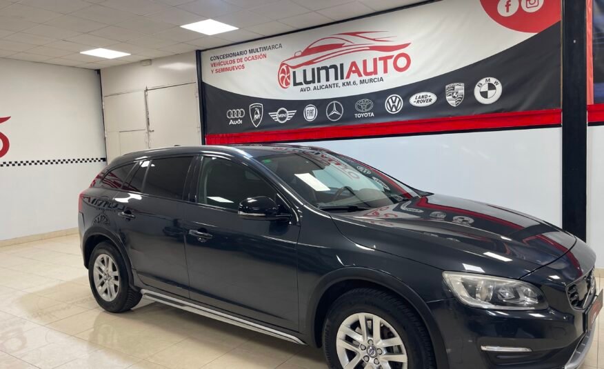 VOLVO V 60 Cross Country D3