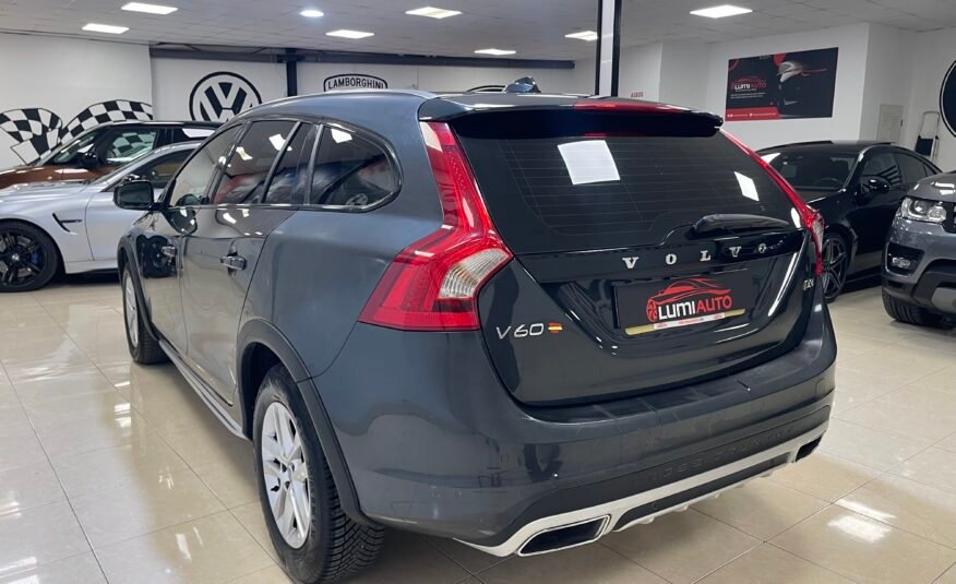 VOLVO V 60 Cross Country D3