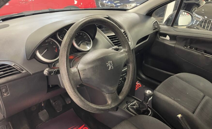 PEUGEOT 207 1.4