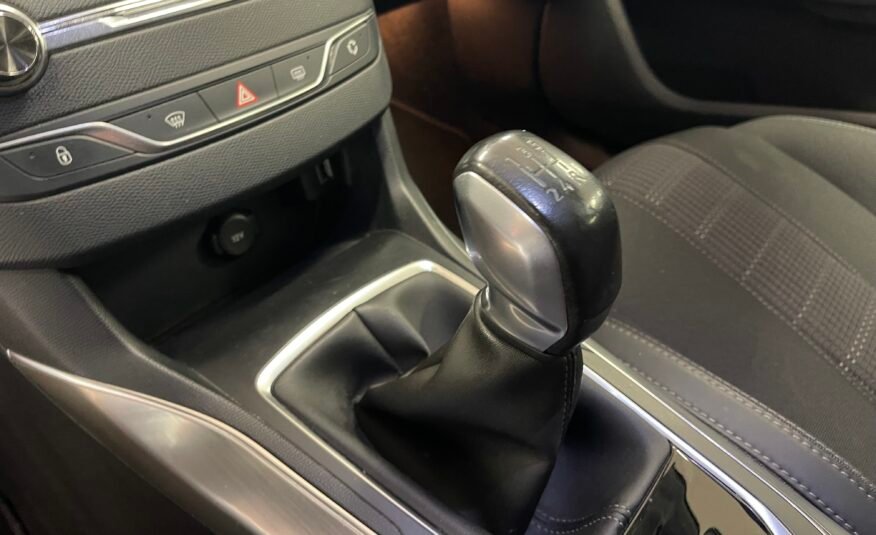 PEUGEOT 308 1.2