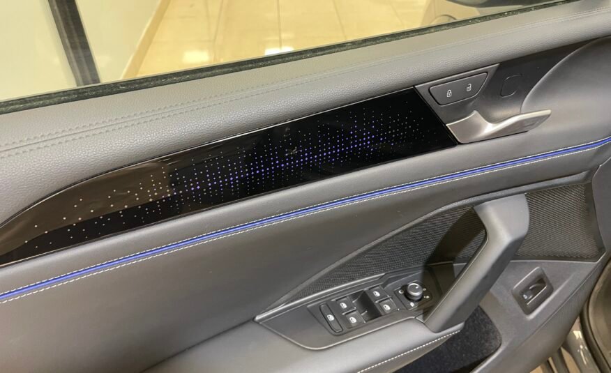 VOLKSWAGEN Tiguan 2.0 RLine