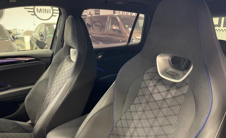 VOLKSWAGEN Tiguan 2.0 RLine