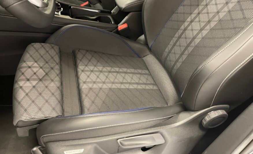 VOLKSWAGEN Tiguan 2.0 RLine