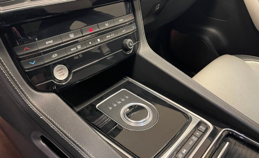 JAGUAR F PACE RSport