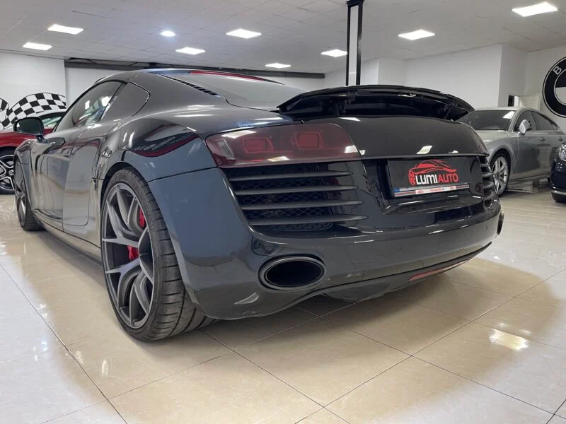 AUDI R8 4.2 V8