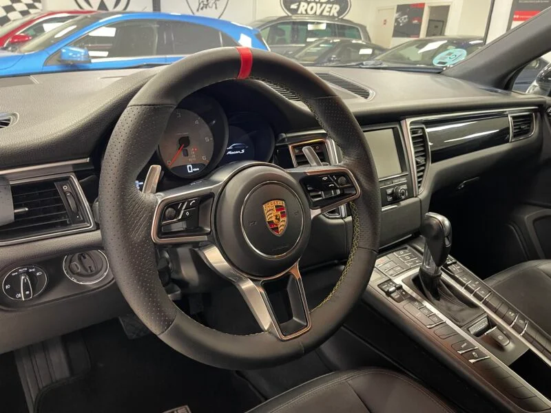 PORSCHE Macan S