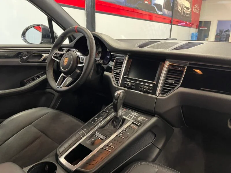PORSCHE Macan S
