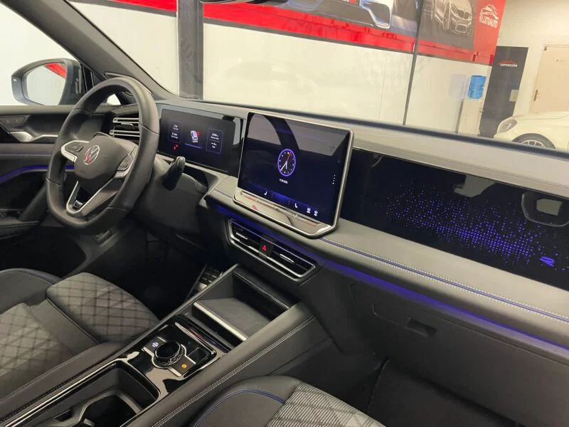 VOLKSWAGEN TIGUAN 2.0 RLINE