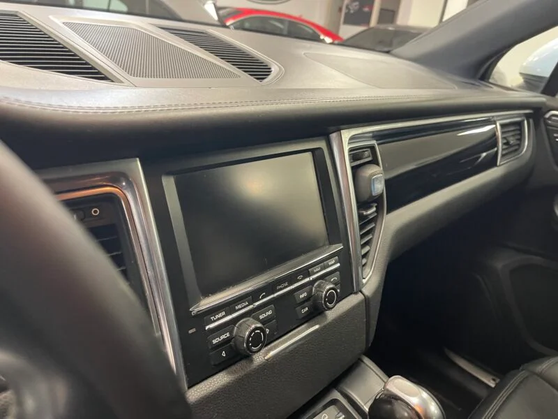 PORSCHE Macan S
