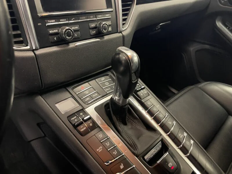 PORSCHE Macan S