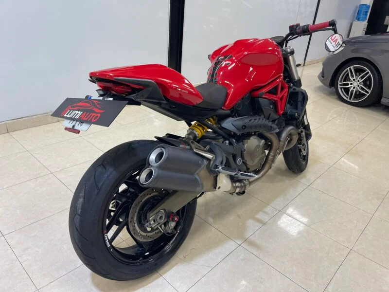 DUCATI MONSTER 821