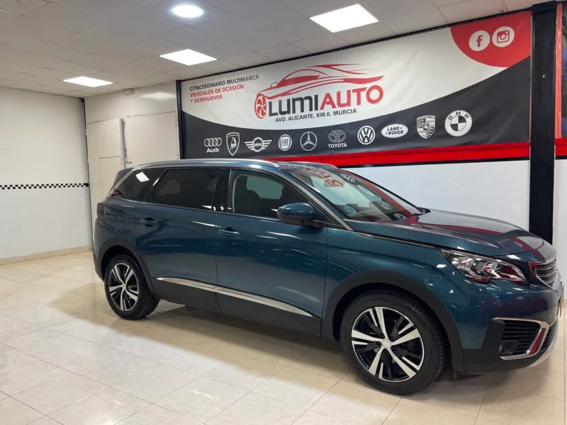 PEUGEOT 5008 1.2