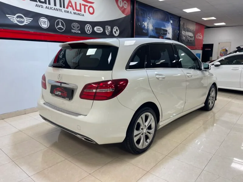 MERCEDES-BENZ CLASE B 180D