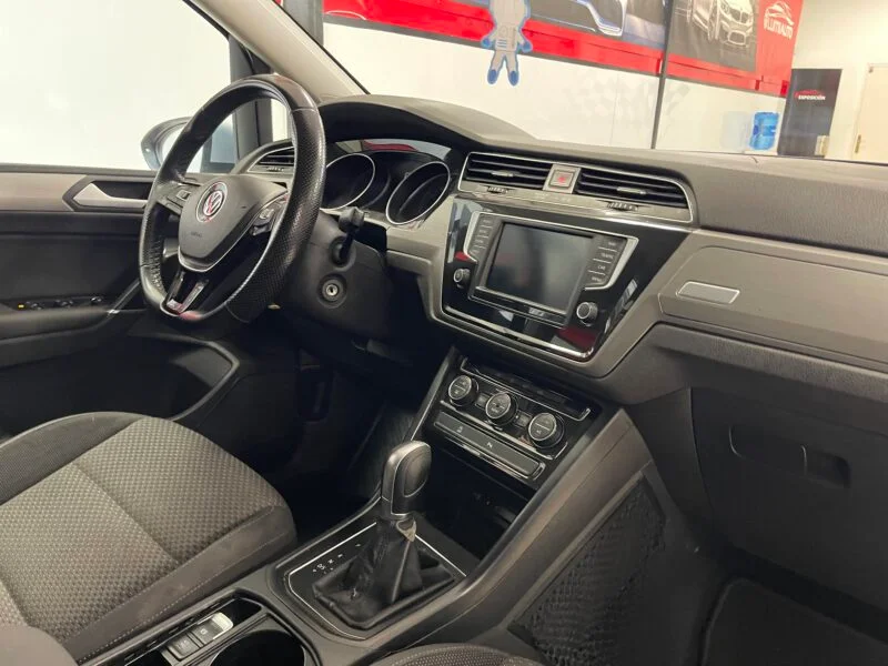 VOLKSWAGEN TOURAN 2.0 TDI