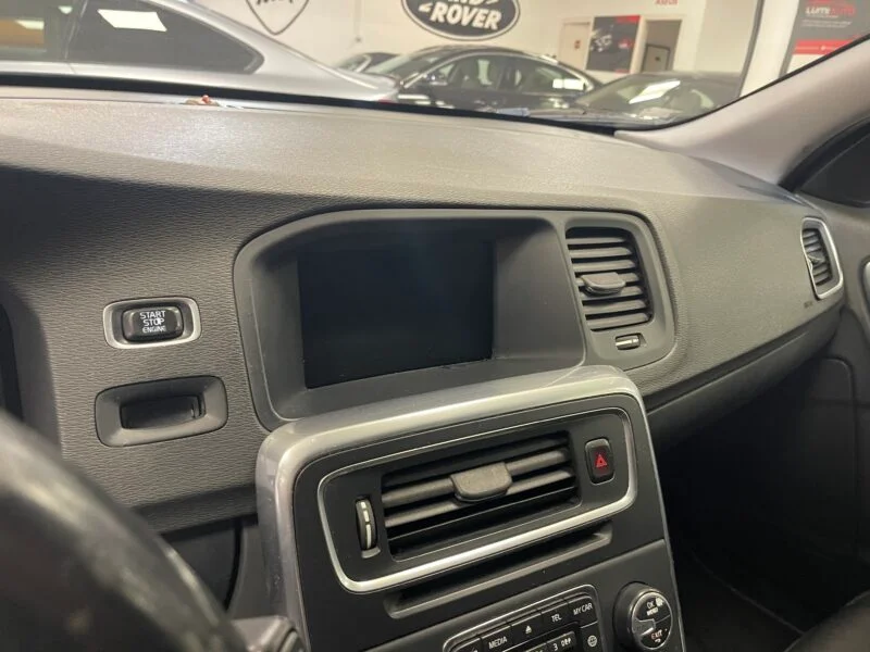 VOLVO V60 CROSS COUNTRY D3