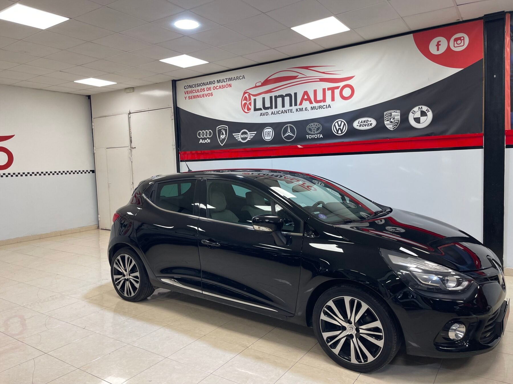 RENAULT Clio RS INITIALE PARIS