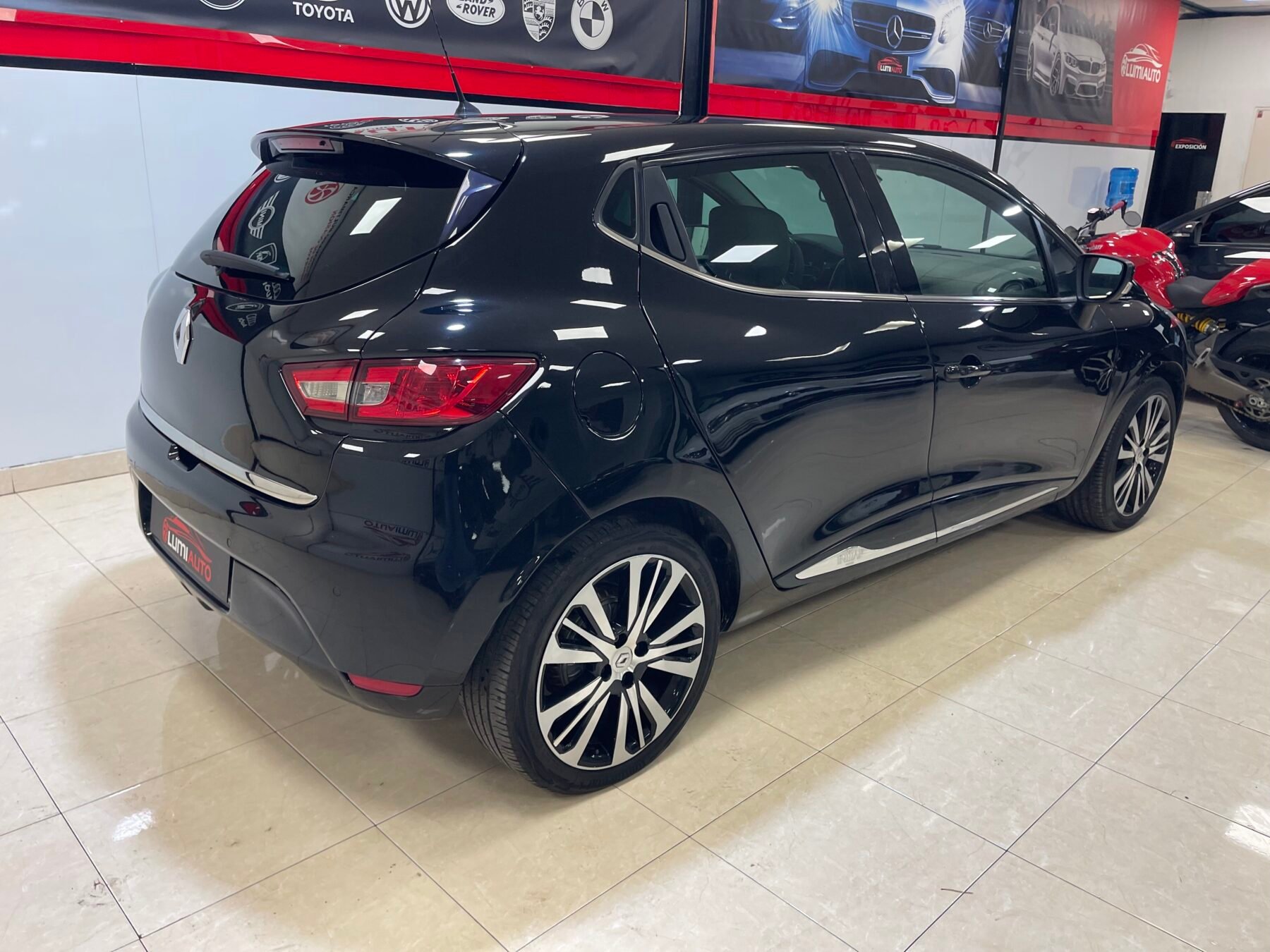 RENAULT Clio RS INITIALE PARIS