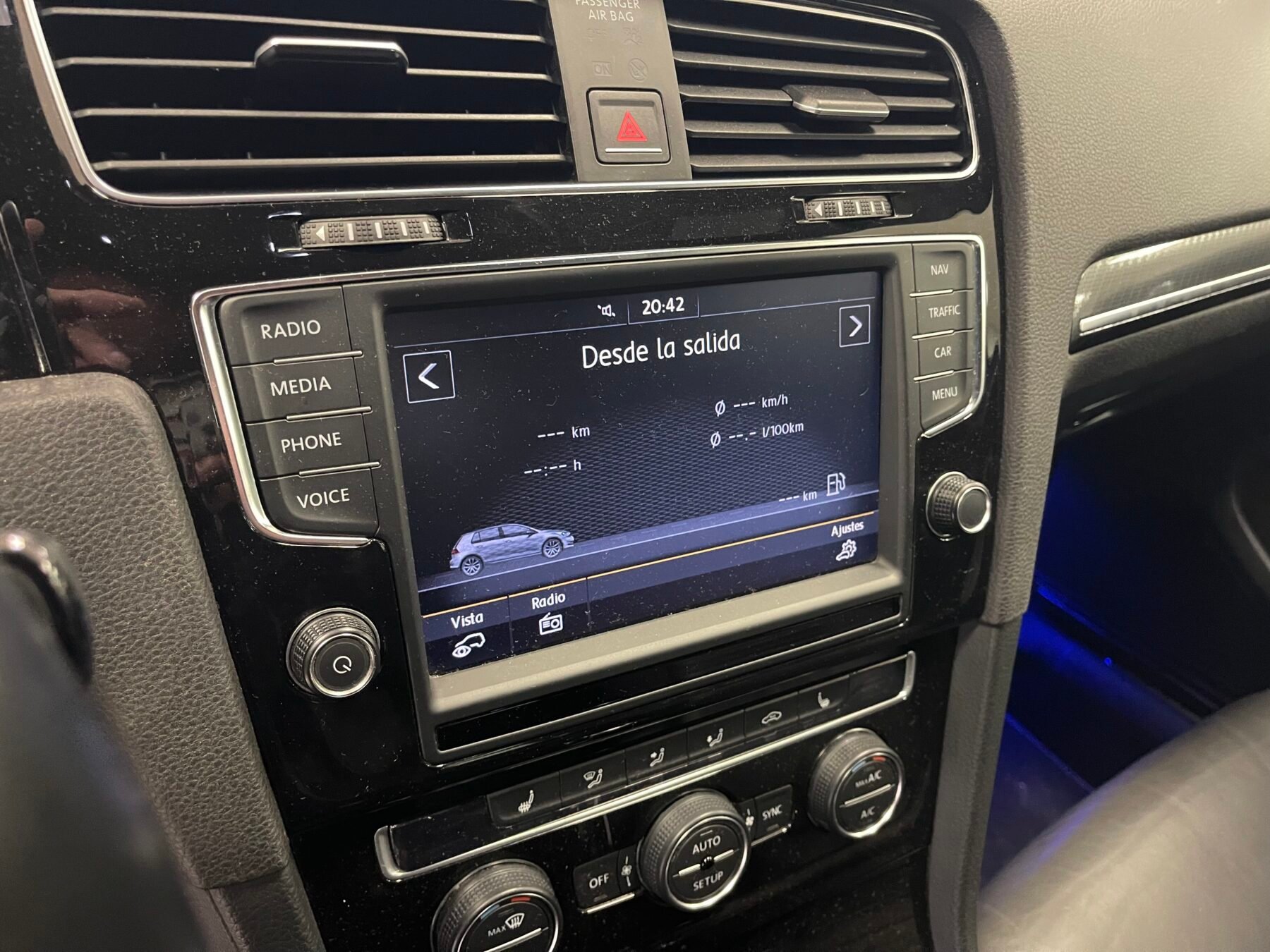 VOLKSWAGEN GOLF R 300