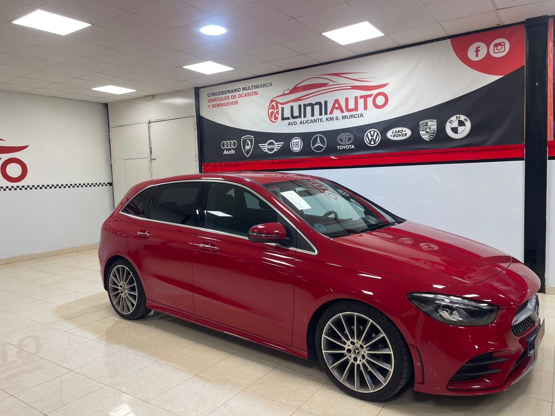 MERCEDES-BENZ CLASE B 180d AMG LINE