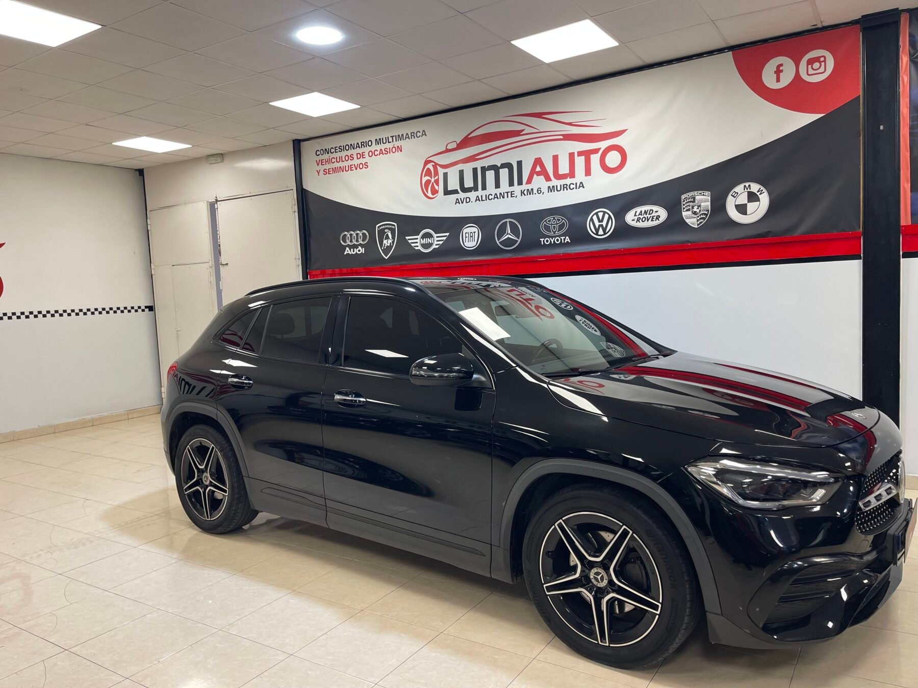 MERCEDES-BENZ GLA 200d AMG