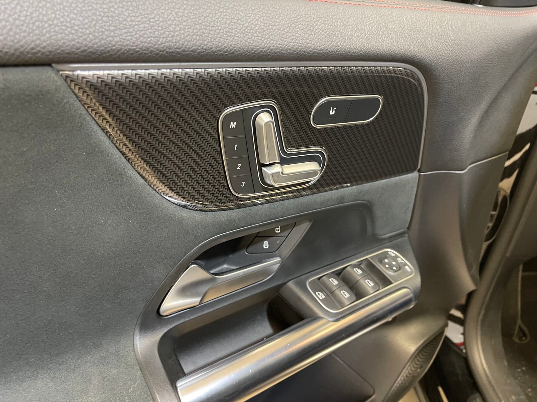 MERCEDES-BENZ GLA 200d AMG