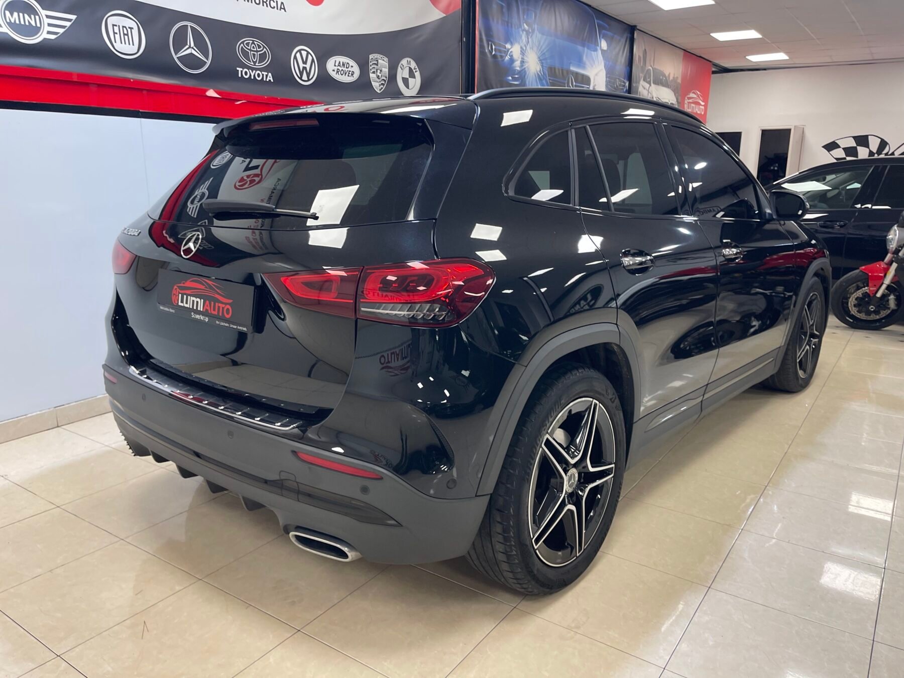 MERCEDES-BENZ GLA 200d AMG