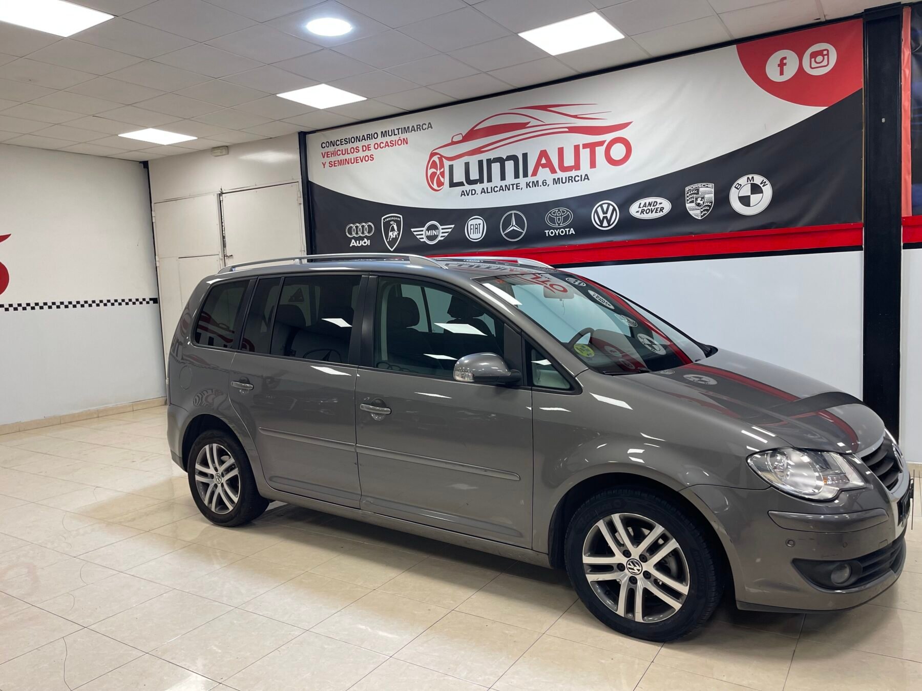 VOLKSWAGEN TOURAN 2.0 TDI