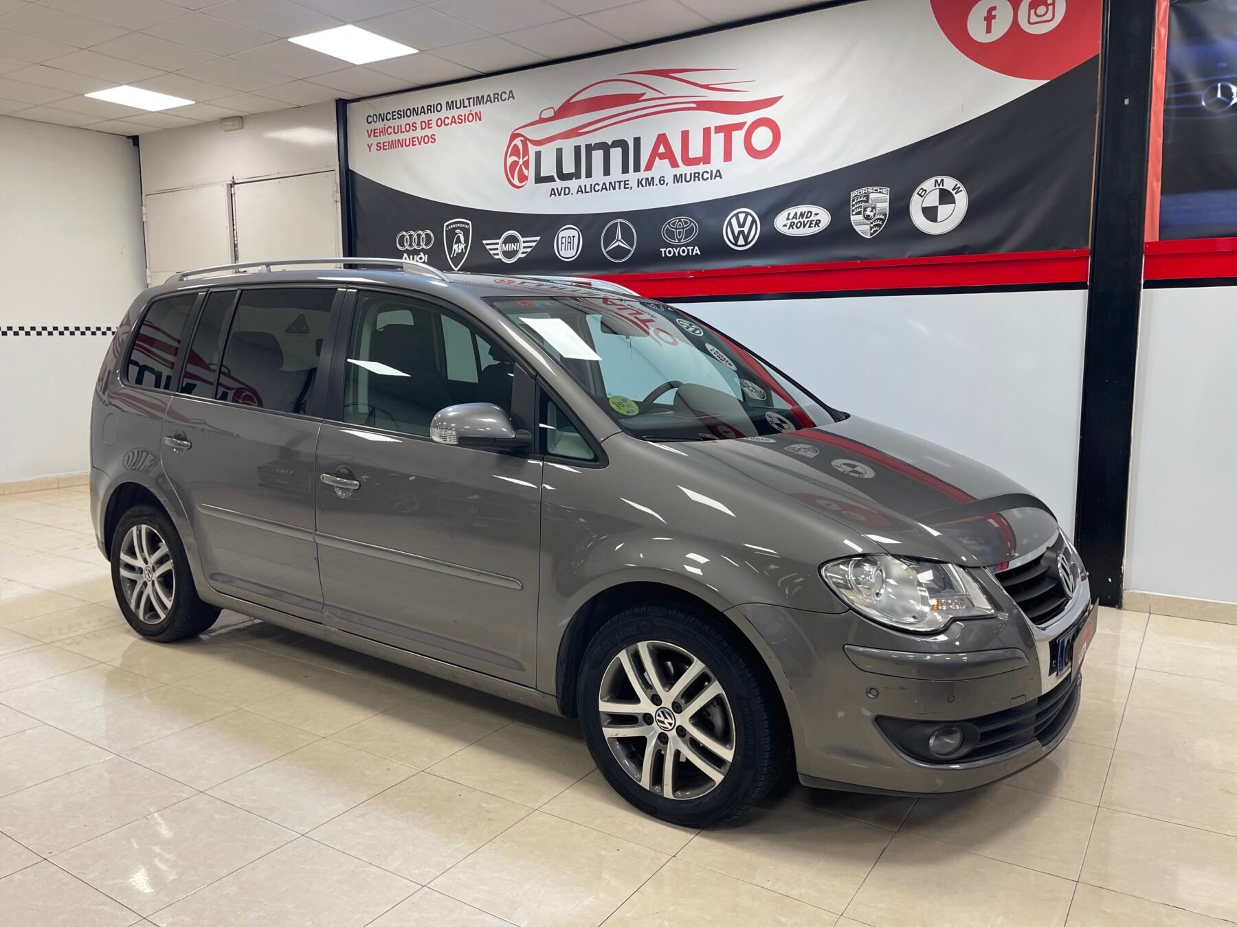 VOLKSWAGEN TOURAN 2.0 TDI