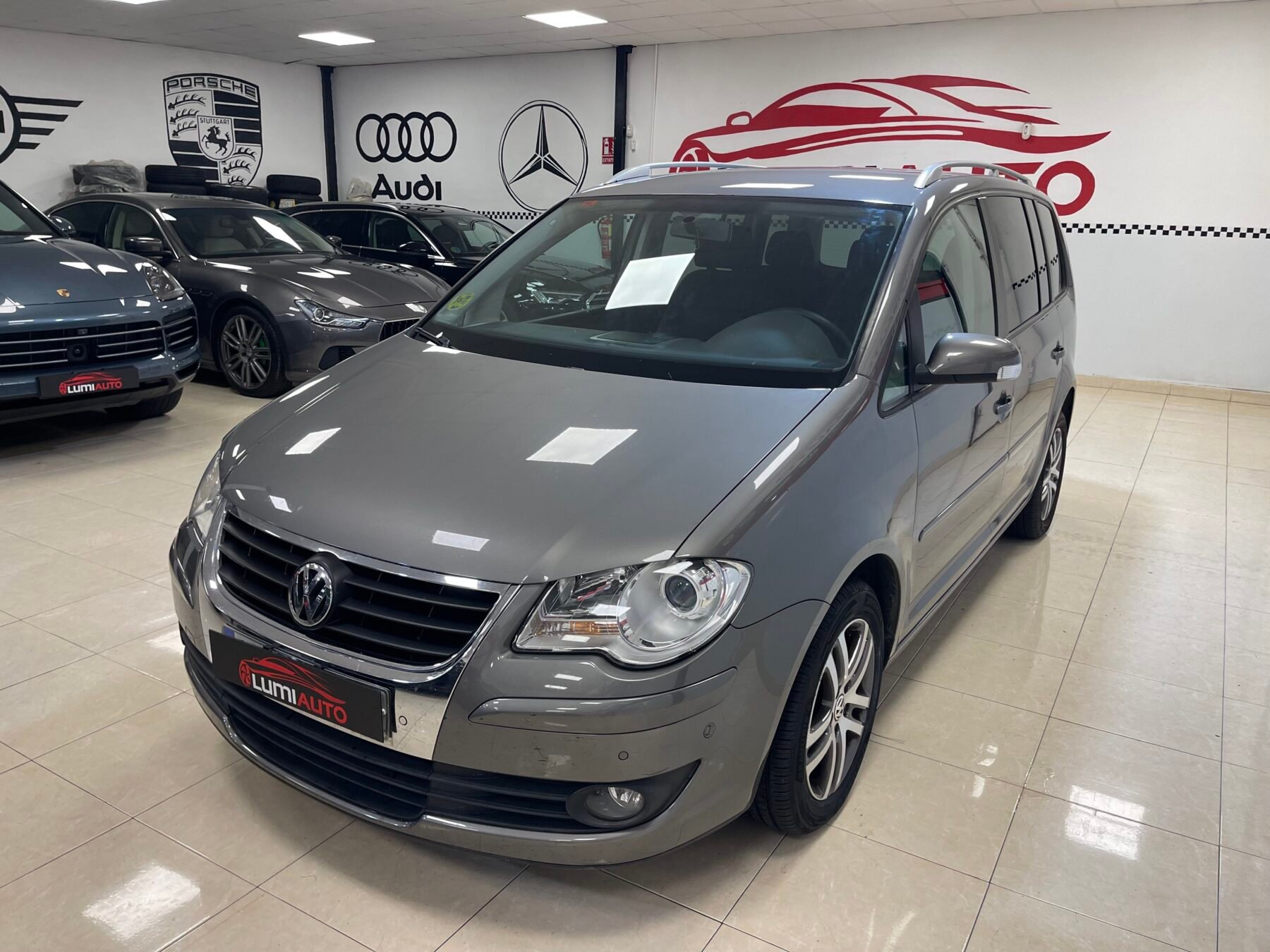 VOLKSWAGEN TOURAN 2.0 TDI