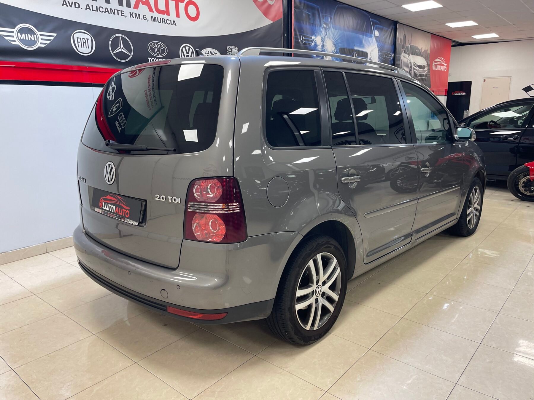 VOLKSWAGEN TOURAN 2.0 TDI
