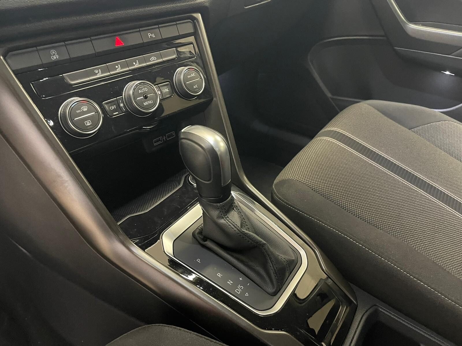 VOLKSWAGEN T-ROC 1.5 TSI DSG