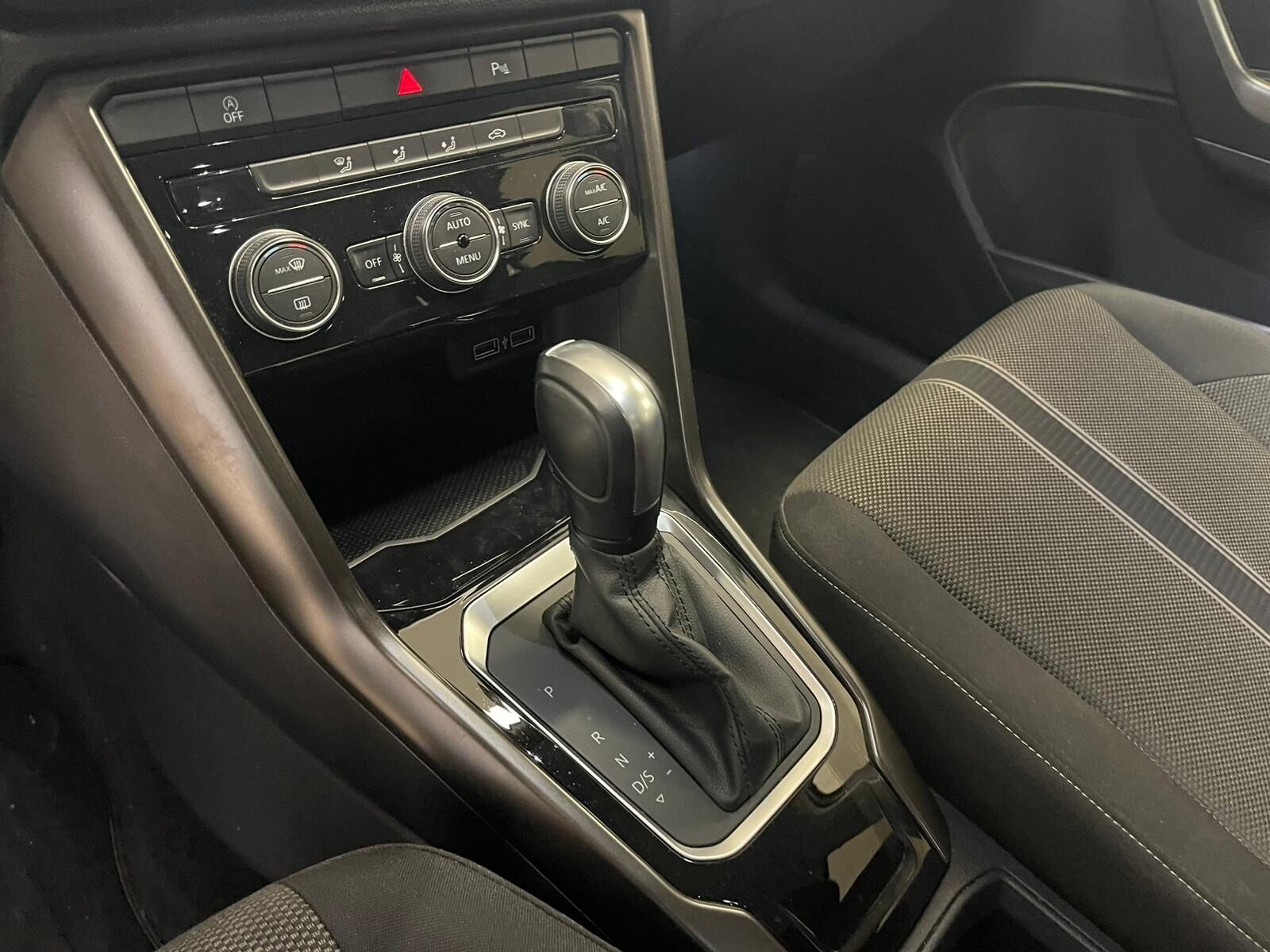 VOLKSWAGEN T-ROC 1.5 TSI DSG