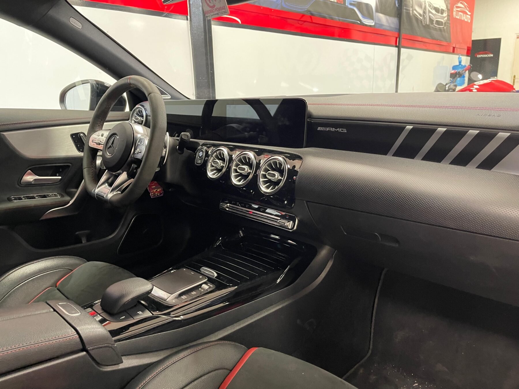 MERCEDES-BENZ CLA 45 S 4 Matic