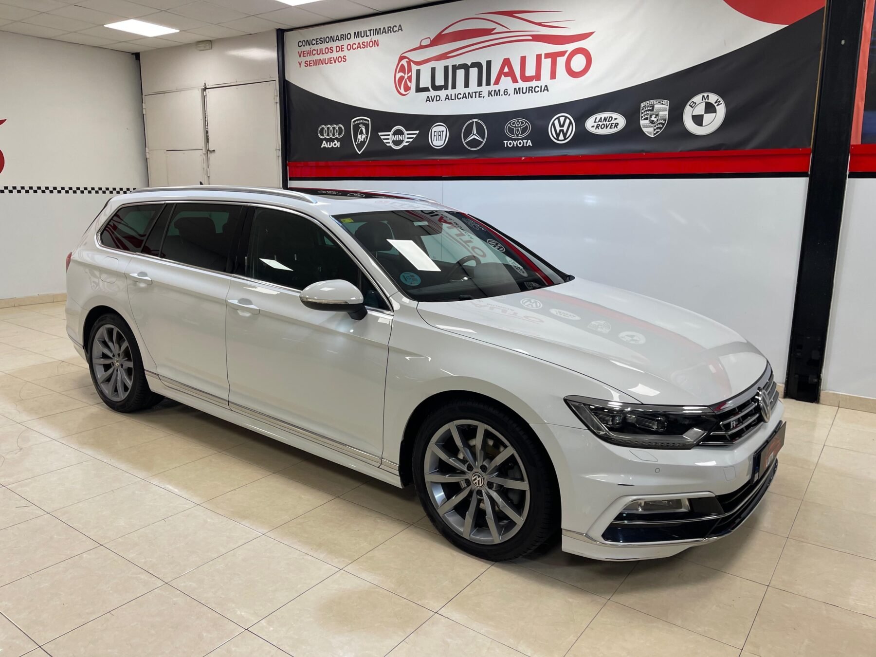 VOLKSWAGEN PASSAT R-LINE 2.0 TDI R-LINE