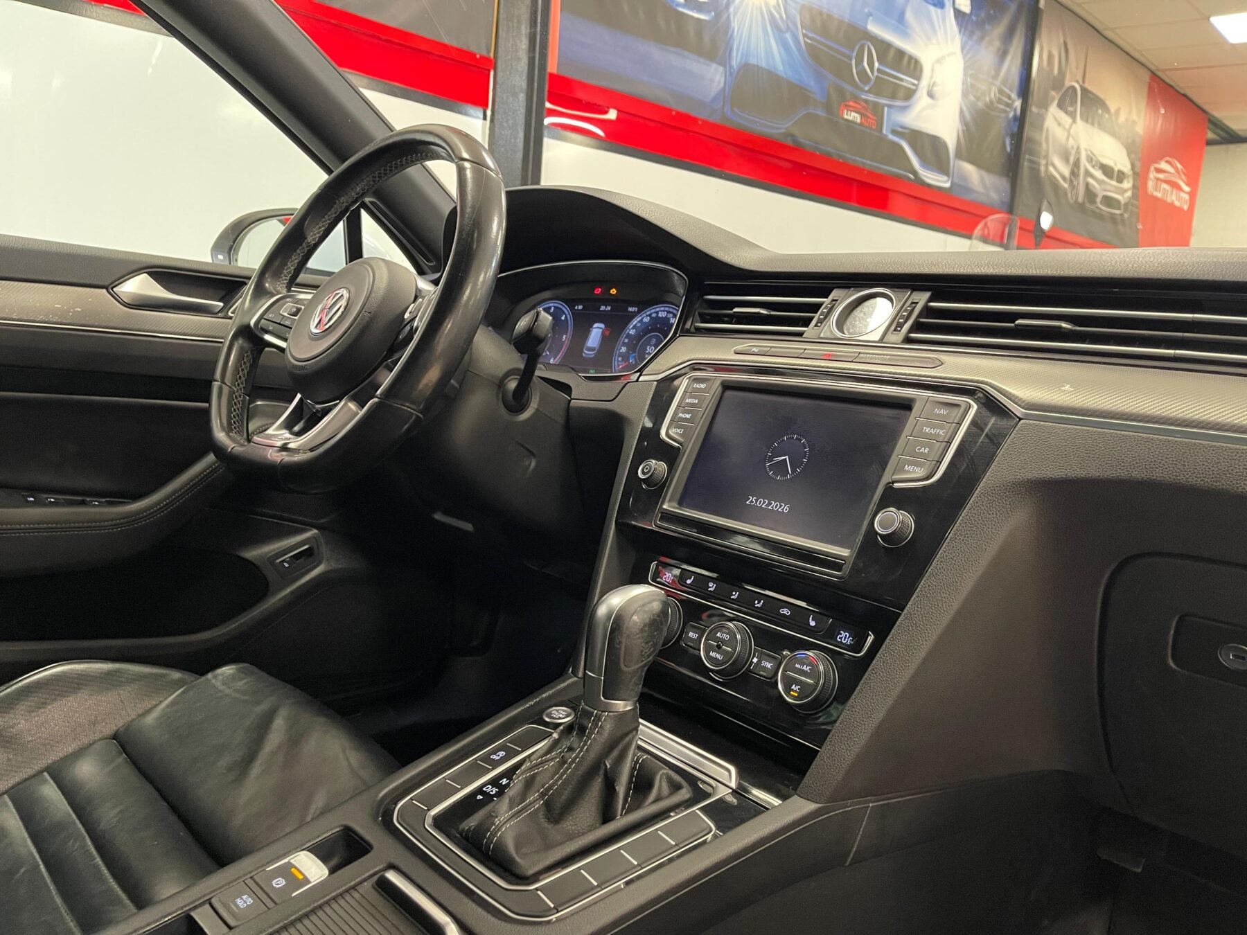 VOLKSWAGEN PASSAT R-LINE 2.0 TDI R-LINE