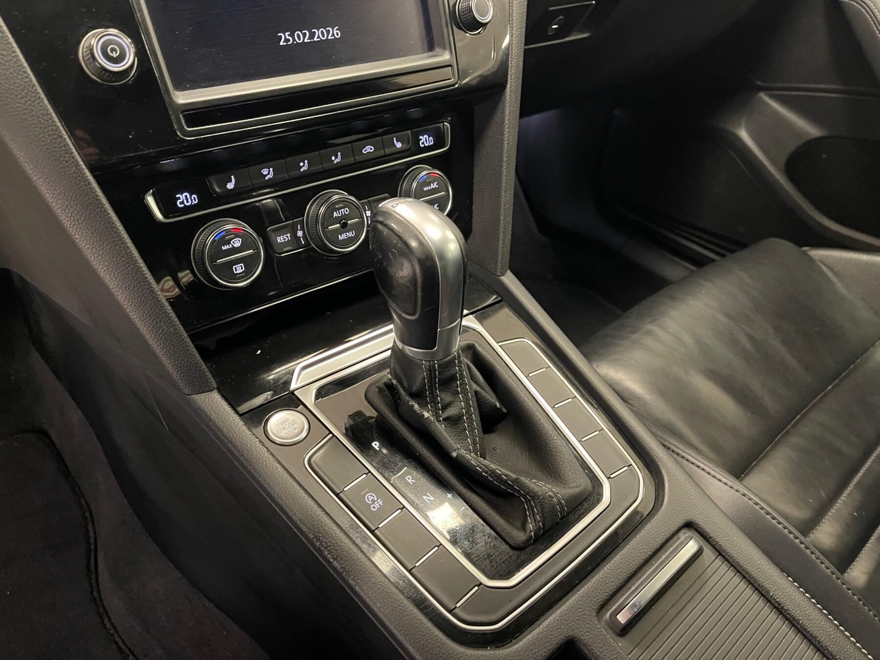 VOLKSWAGEN PASSAT R-LINE 2.0 TDI R-LINE