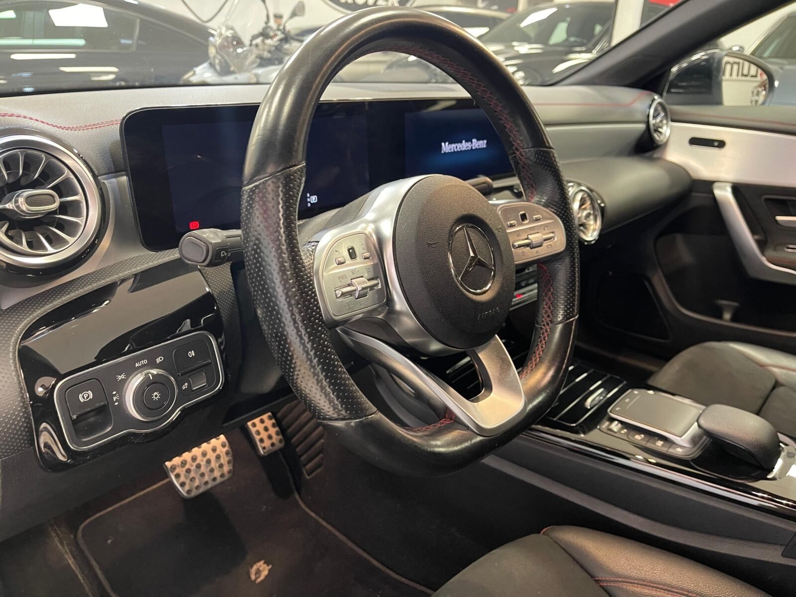 MERCEDES-BENZ CLA 200d AMG