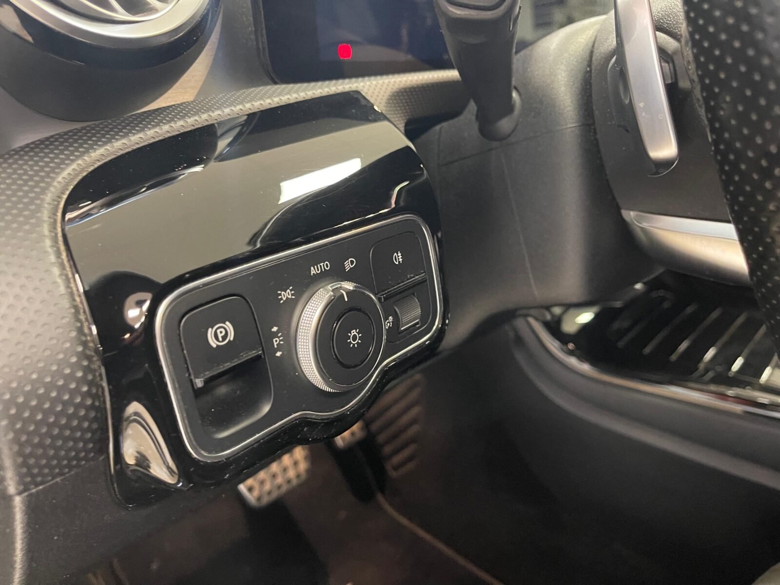 MERCEDES-BENZ CLA 200d AMG