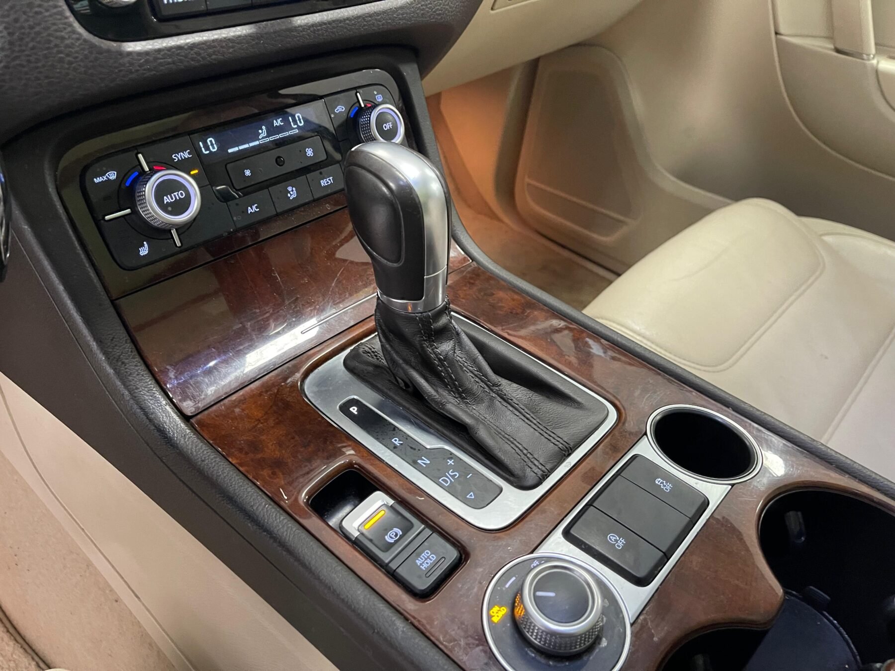 VOLKSWAGEN Touareg V6 3.0 TDI