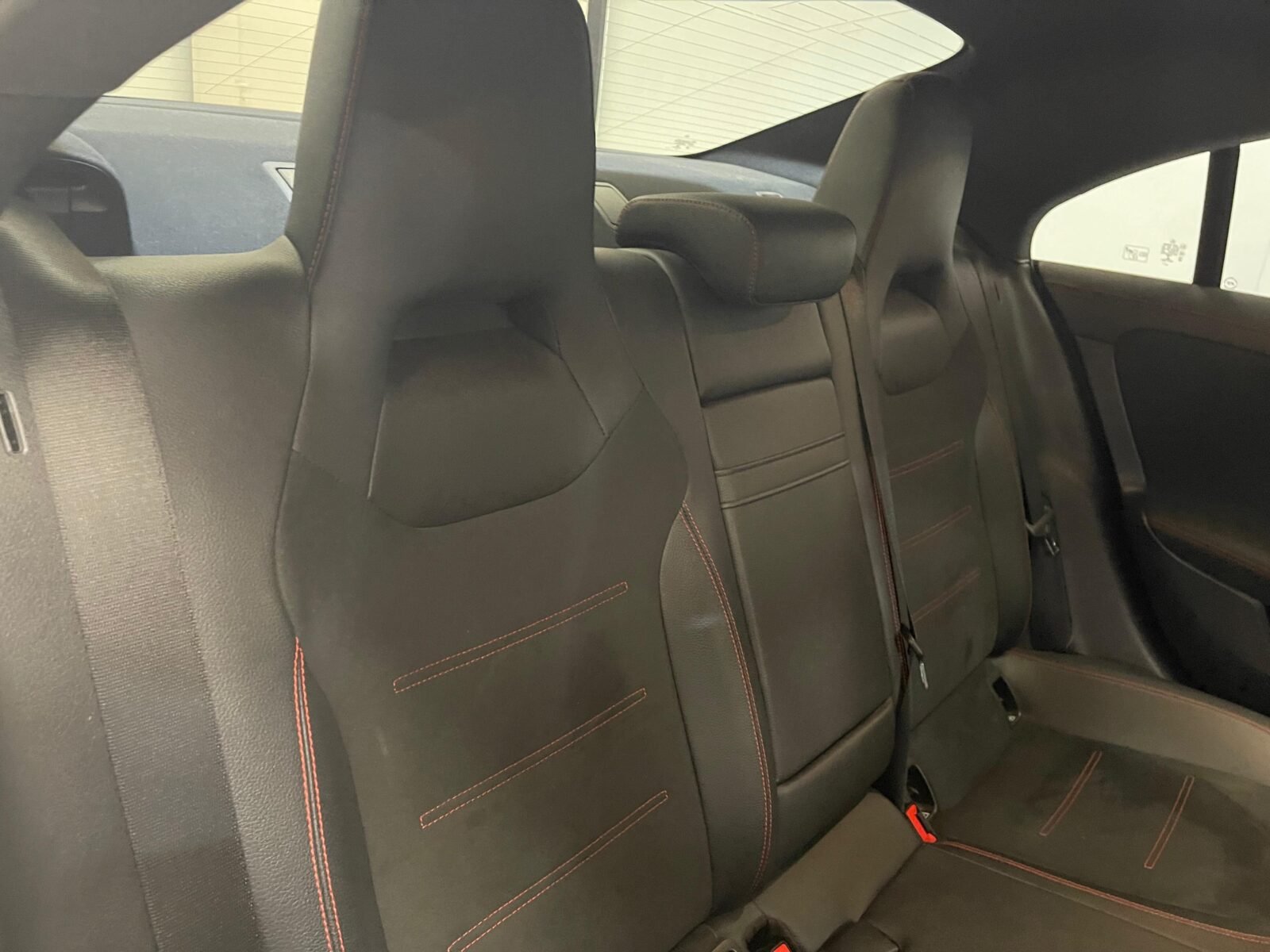 MERCEDES-BENZ CLA 200d AMG