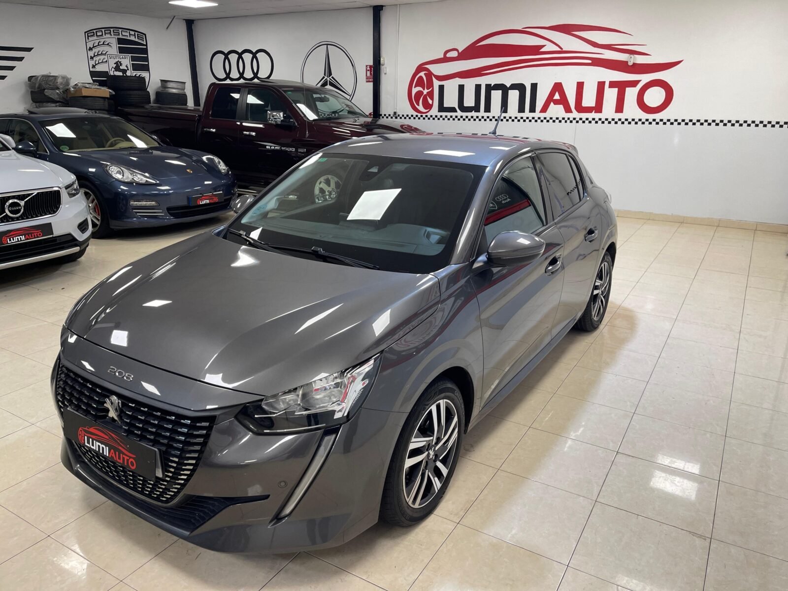 PEUGEOT 208 Automatico 1.2 