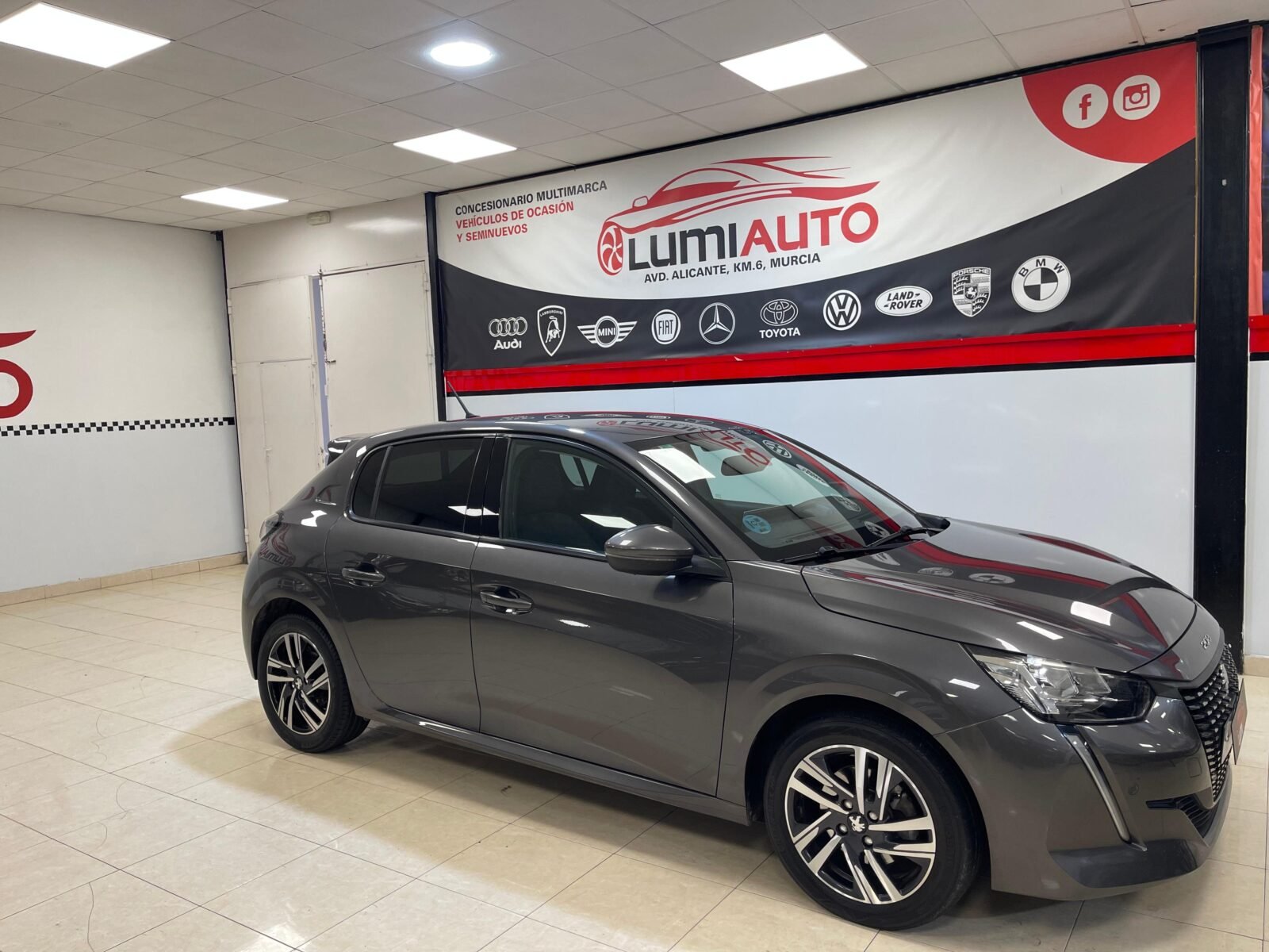 PEUGEOT 208 Automatico 1.2 
