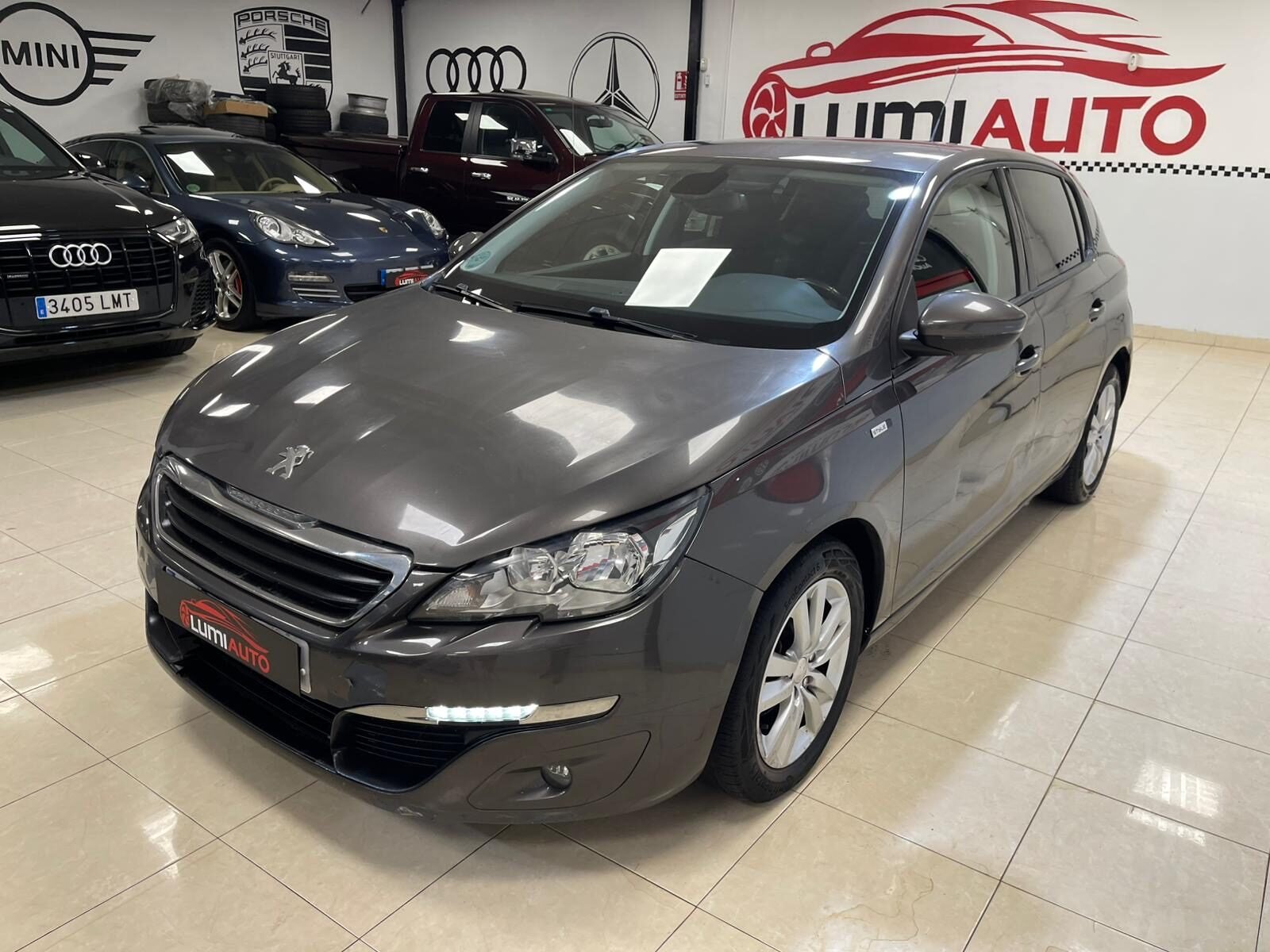 PEUGEOT 308 1.2